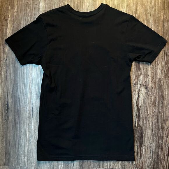 Yellowstone Adult SM Yellowstone Dutton Ranch Graphic T-shirt - Picture 4 of 4